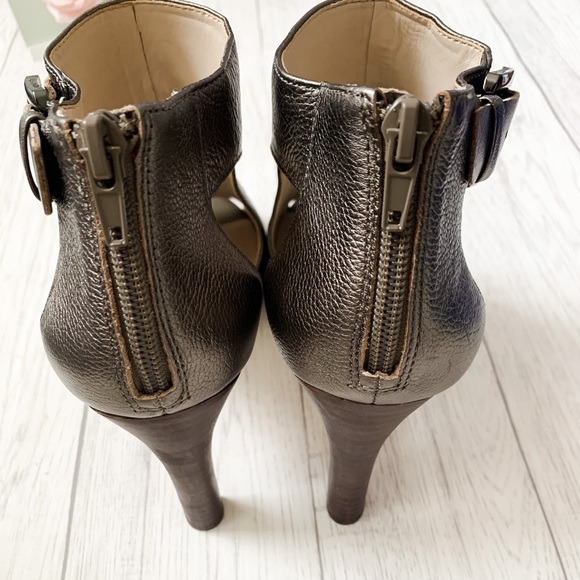 New - Louise et Cie Olivia Cutout Peep Toe Bootie - Picture 4 of 9